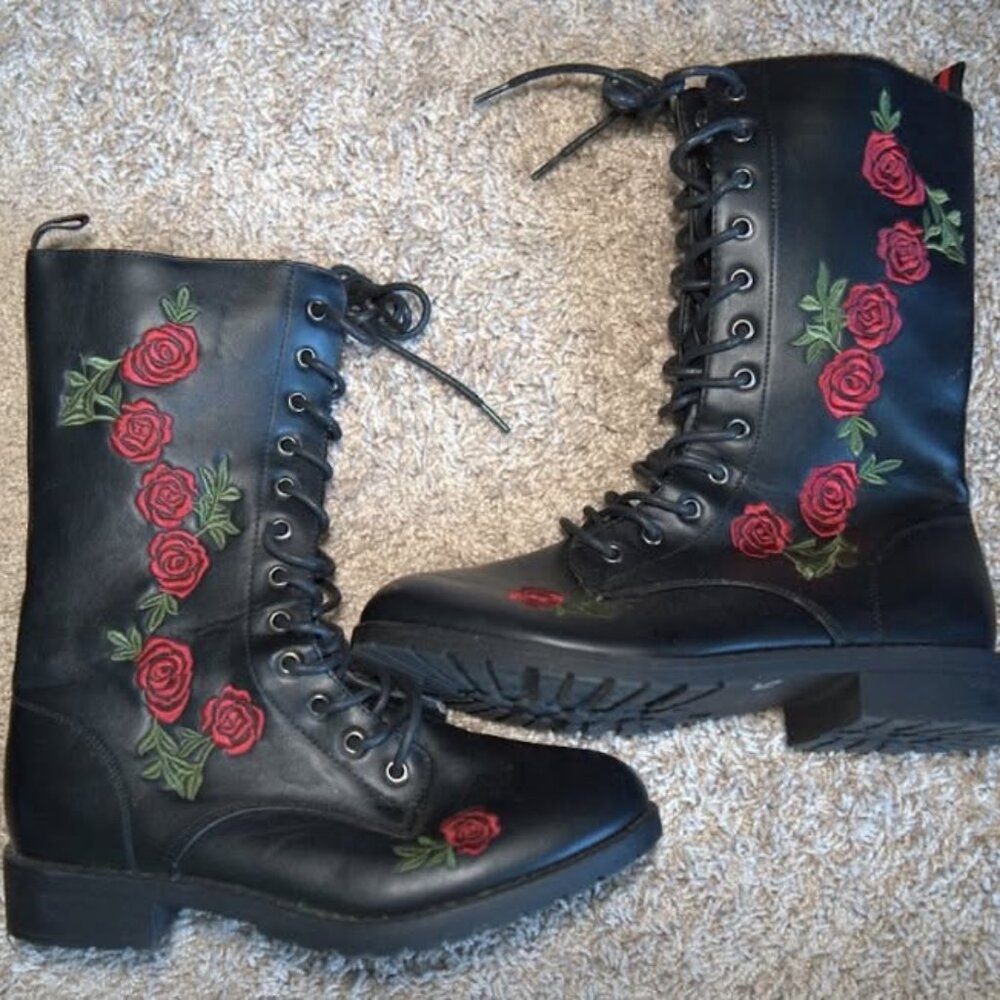 Black Lace-Up Combat Boots with Red Rose Embroidery Size 8/9